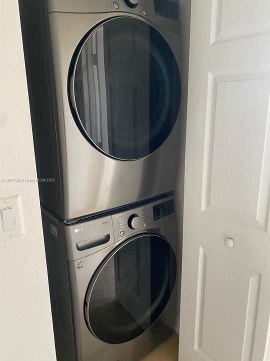 En Renta: $2,700 (2 camas, 2 baños, 1660 Pies cuadrados)