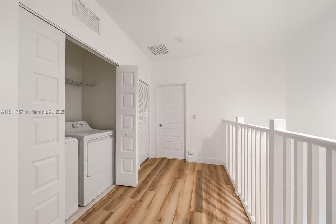 En Venta: $595,000 (3 camas, 2 baños, 1838 Pies cuadrados)