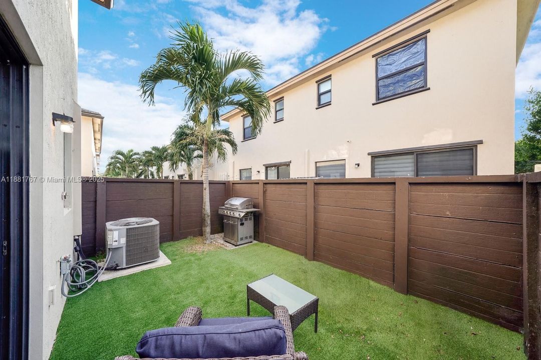 En Venta: $595,000 (3 camas, 2 baños, 1838 Pies cuadrados)