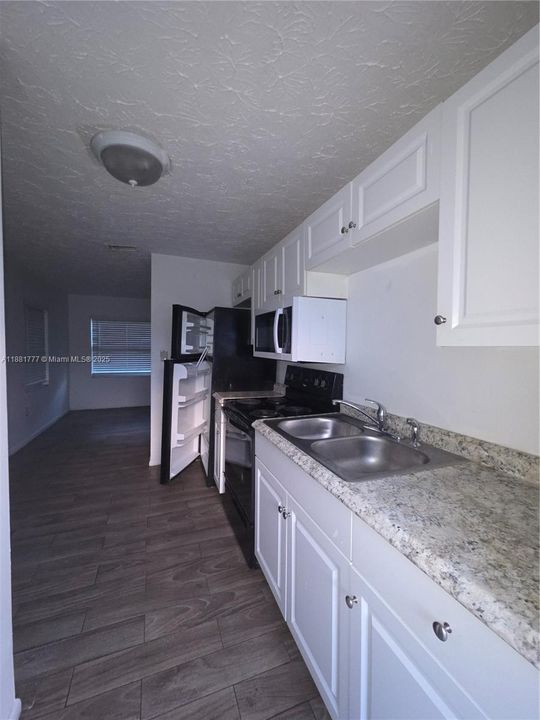 For Rent: $1,375 (2 beds, 2 baths, 1560 Square Feet)
