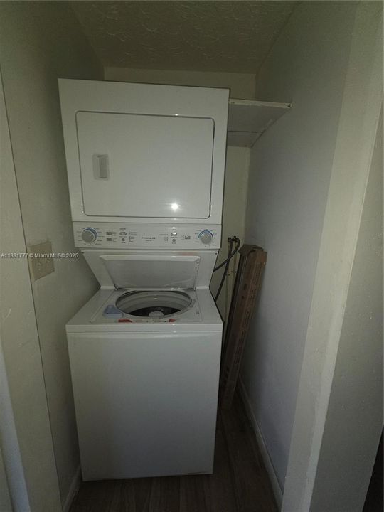 For Rent: $1,375 (2 beds, 2 baths, 1560 Square Feet)