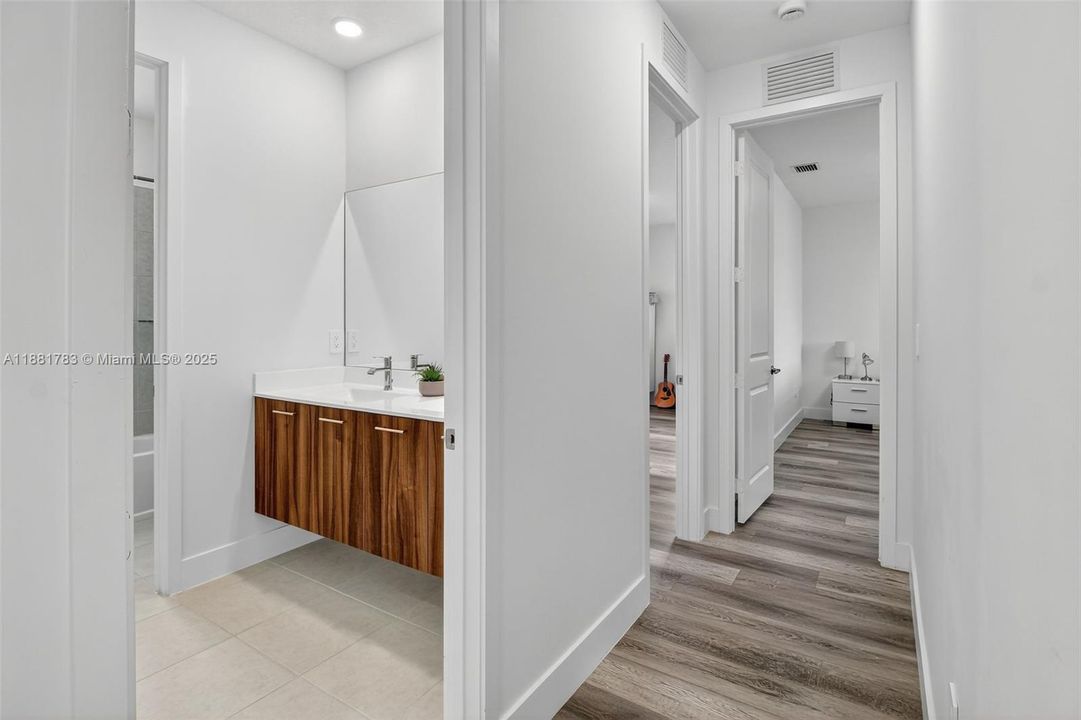 For Sale: $1,500,000 (5 beds, 4 baths, 3888 Square Feet)