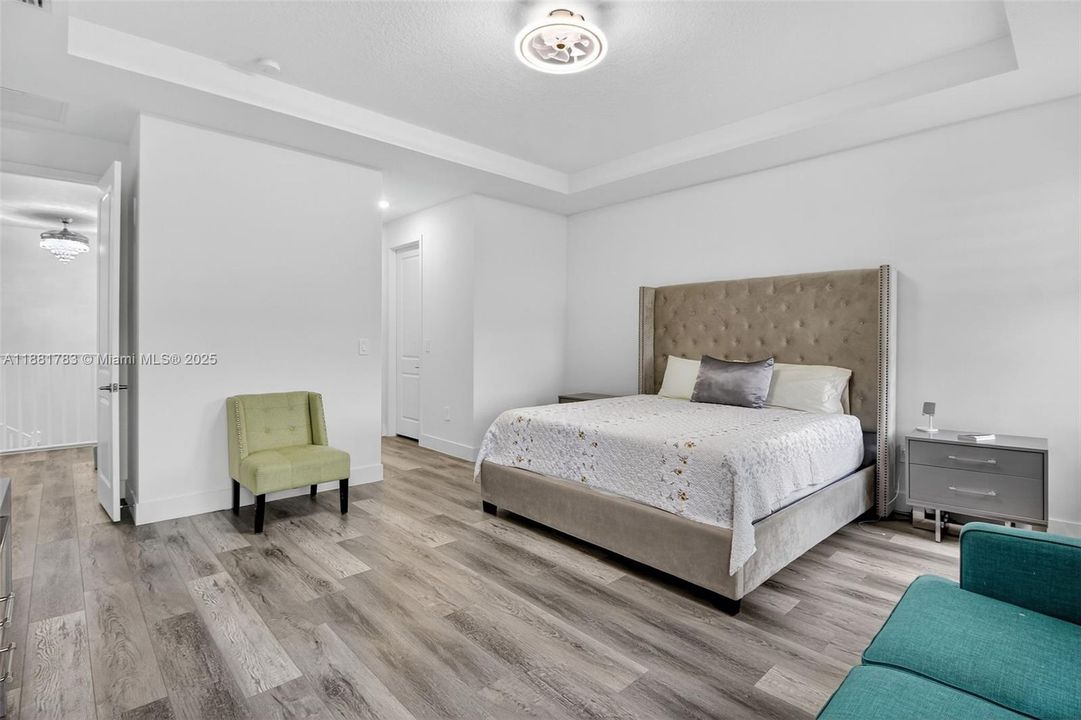 For Sale: $1,500,000 (5 beds, 4 baths, 3888 Square Feet)