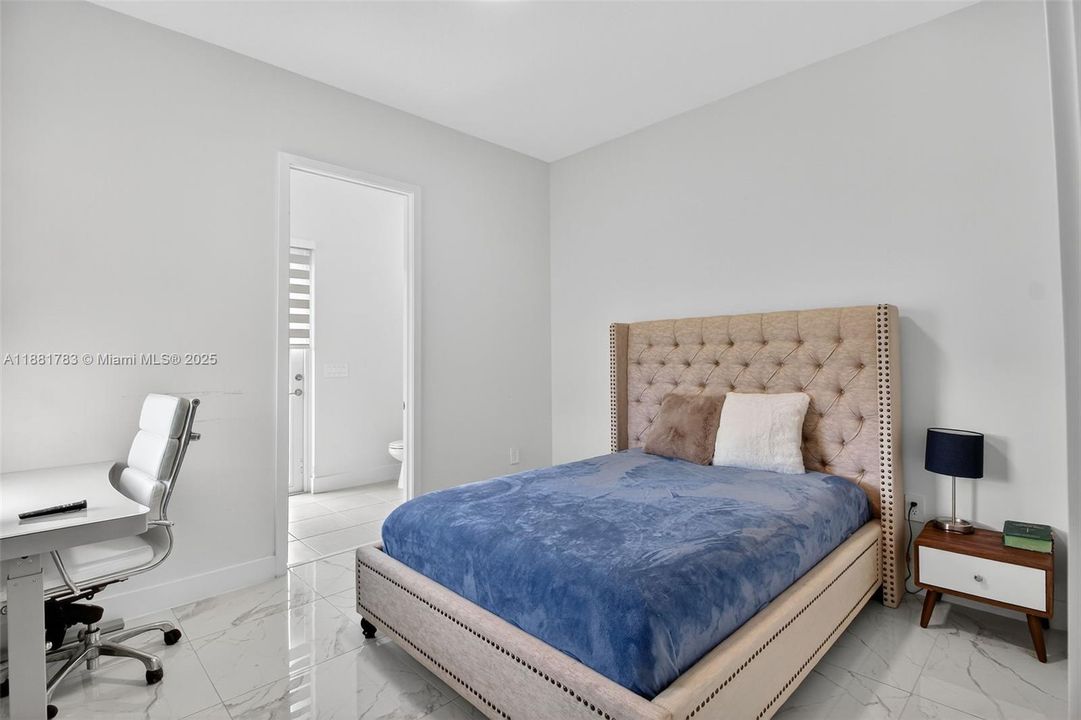 For Sale: $1,500,000 (5 beds, 4 baths, 3888 Square Feet)