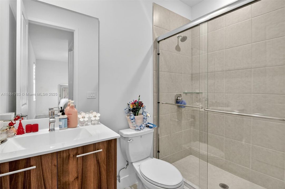 For Sale: $1,500,000 (5 beds, 4 baths, 3888 Square Feet)