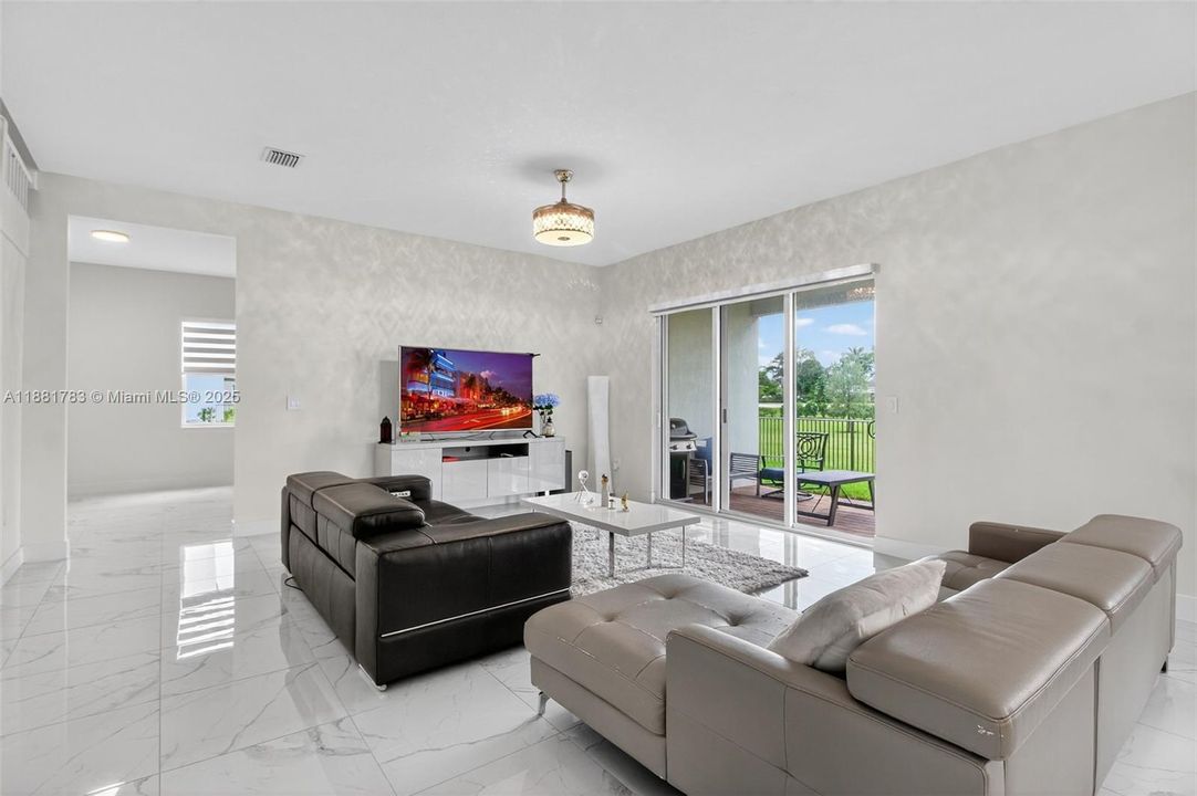 For Sale: $1,500,000 (5 beds, 4 baths, 3888 Square Feet)