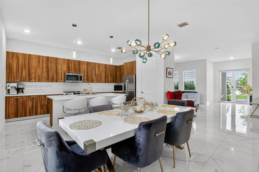 For Sale: $1,500,000 (5 beds, 4 baths, 3888 Square Feet)