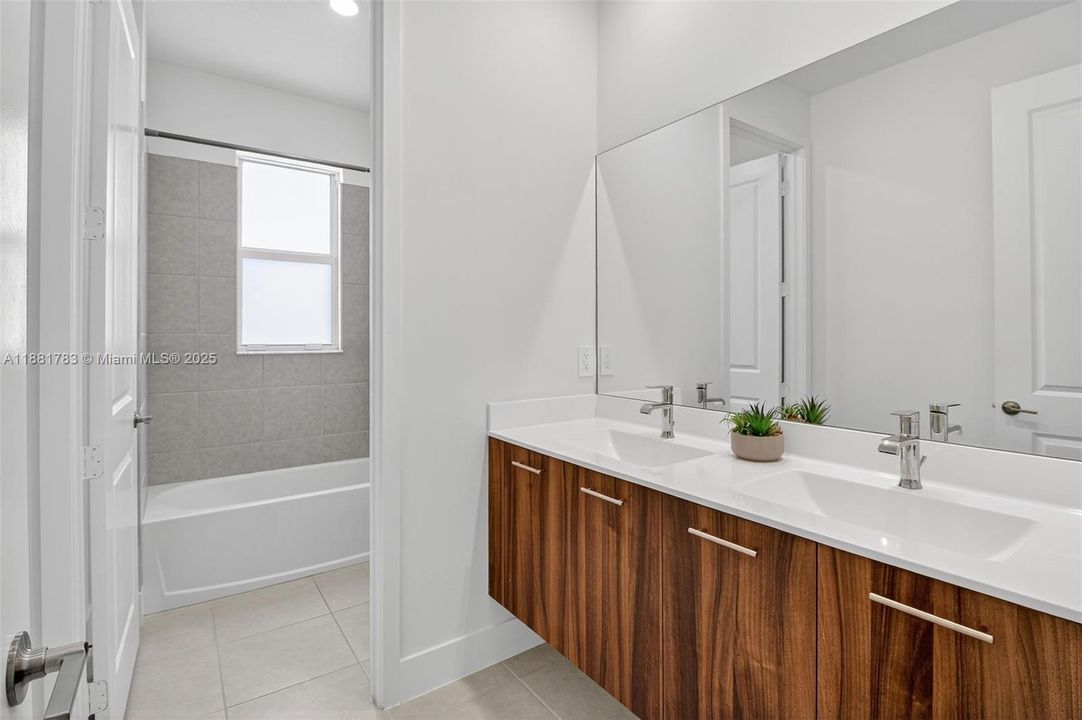 For Sale: $1,500,000 (5 beds, 4 baths, 3888 Square Feet)