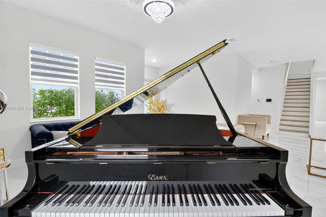 For Sale: $1,500,000 (5 beds, 4 baths, 3888 Square Feet)