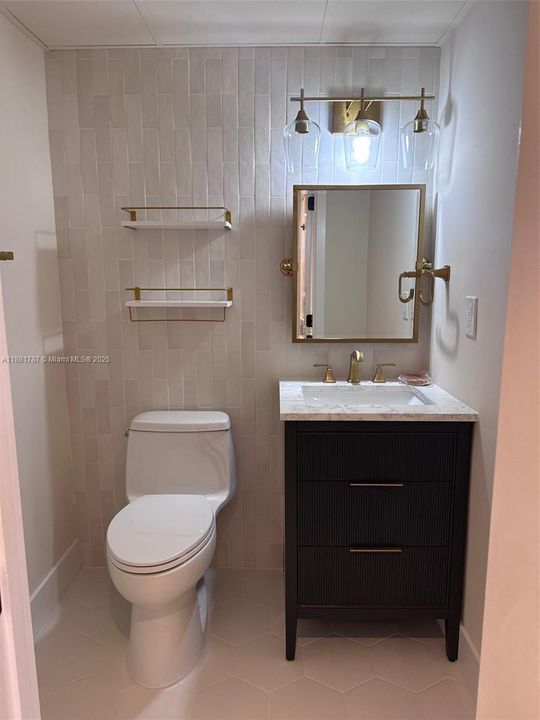 For Rent: $3,200 (1 beds, 1 baths, 910 Square Feet)