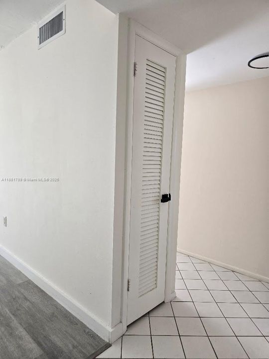 For Sale: $79,900 (1 beds, 1 baths, 640 Square Feet)