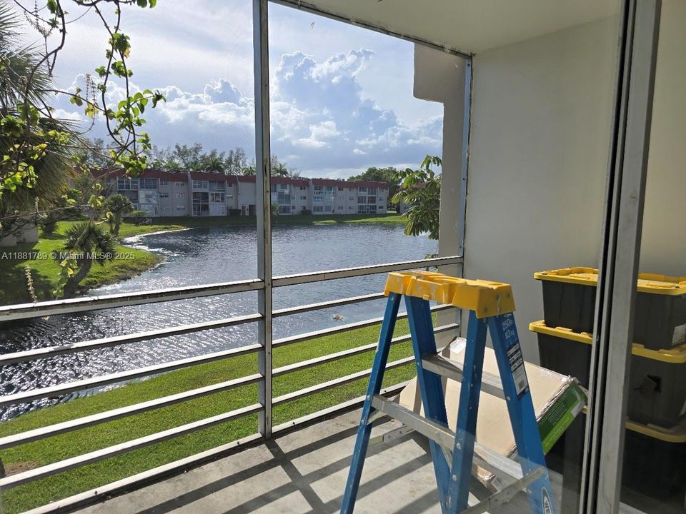 For Sale: $79,900 (1 beds, 1 baths, 640 Square Feet)