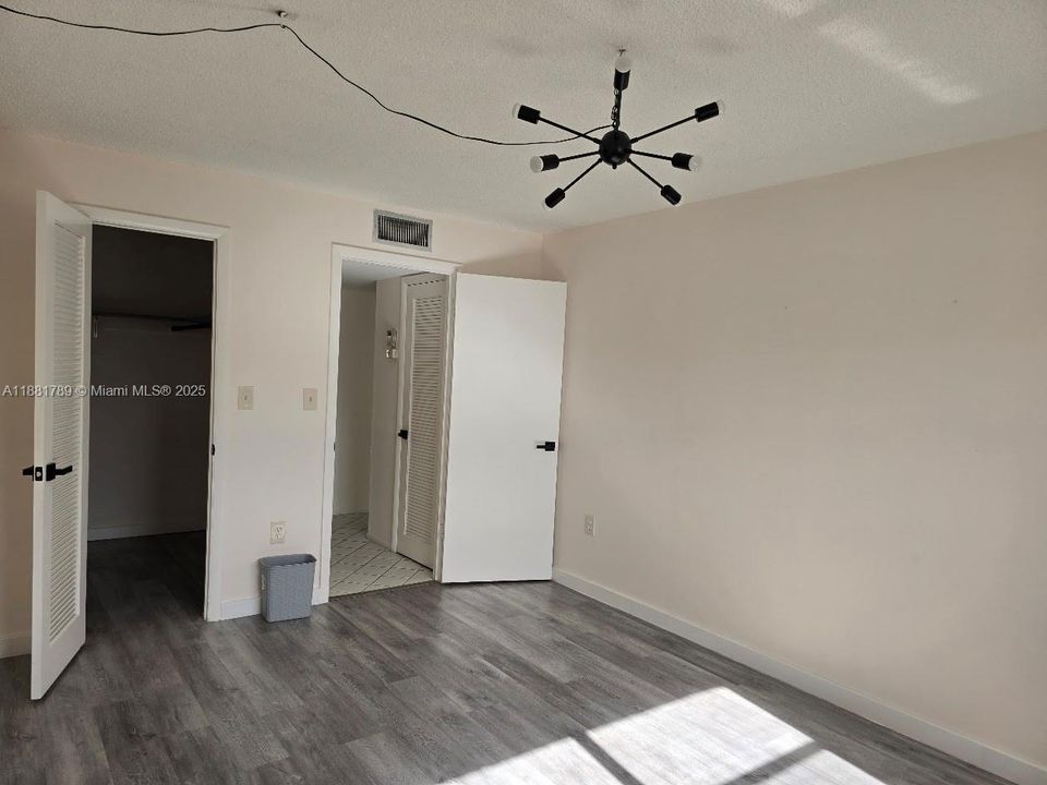 For Sale: $79,900 (1 beds, 1 baths, 640 Square Feet)