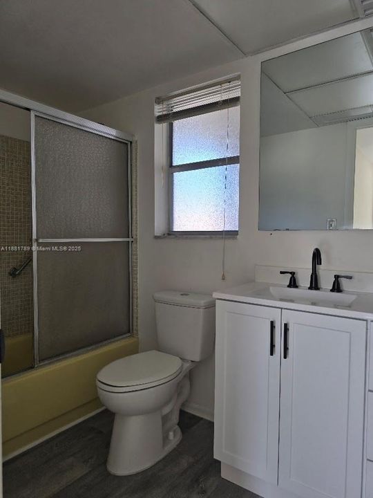 For Sale: $79,900 (1 beds, 1 baths, 640 Square Feet)