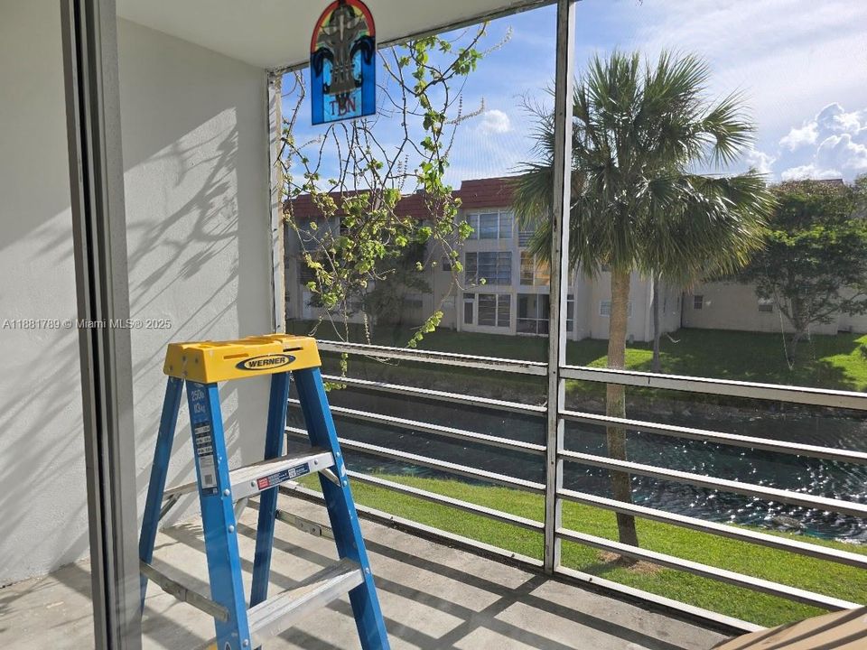 For Sale: $79,900 (1 beds, 1 baths, 640 Square Feet)