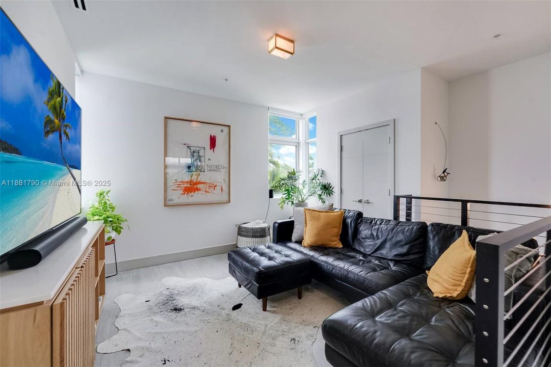 Activo con contrato: $1,339,000 (3 camas, 3 baños, 2332 Pies cuadrados)