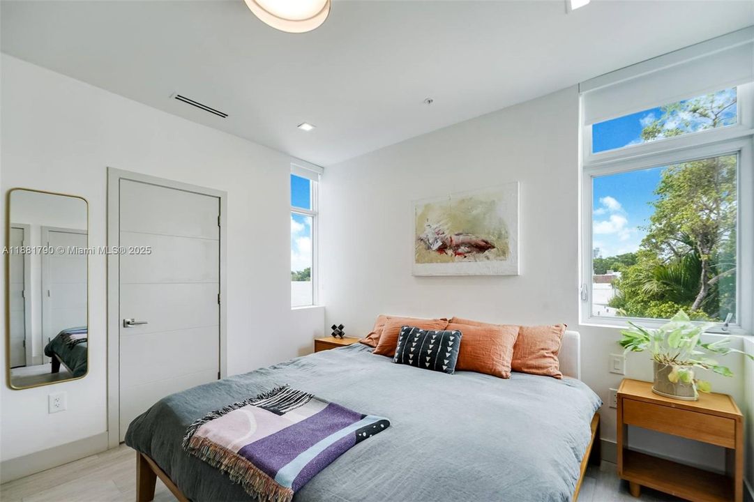 Activo con contrato: $1,339,000 (3 camas, 3 baños, 2332 Pies cuadrados)