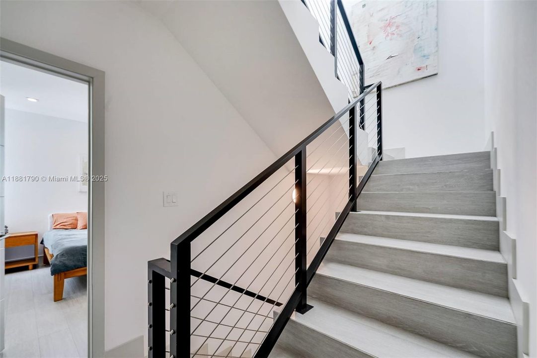 Activo con contrato: $1,339,000 (3 camas, 3 baños, 2332 Pies cuadrados)