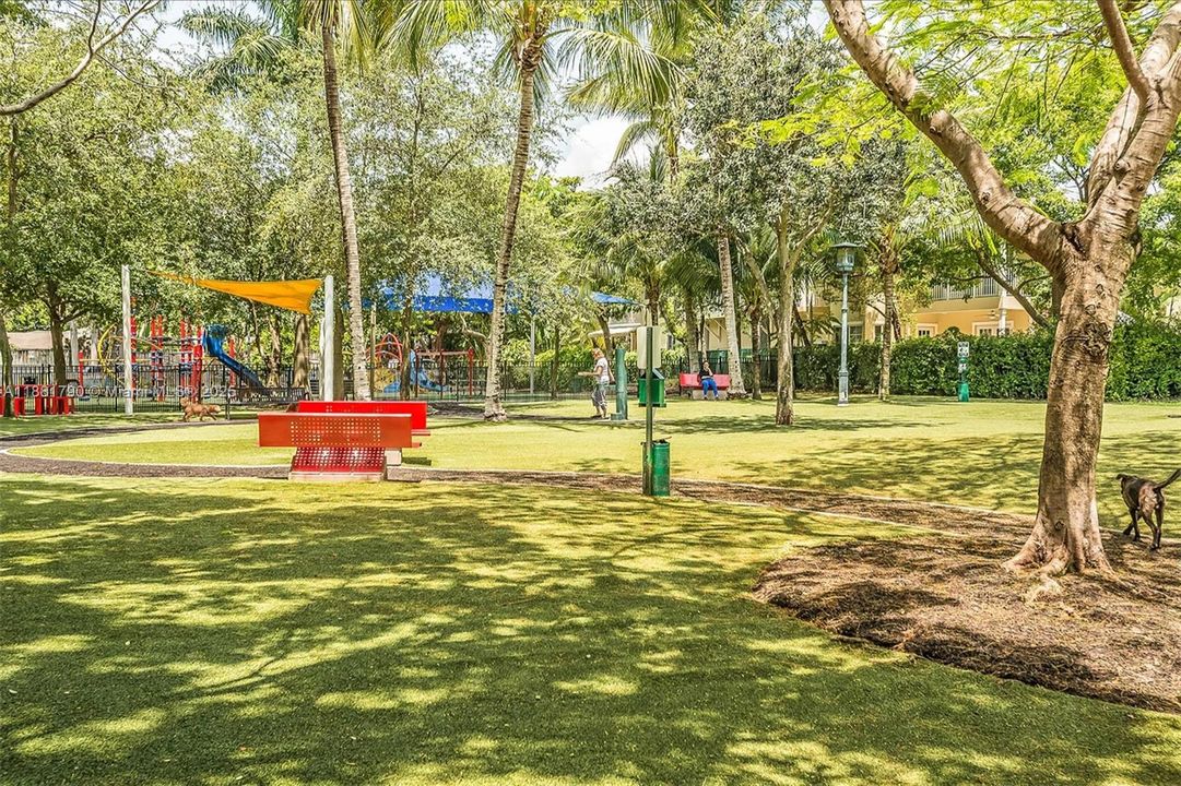 Activo con contrato: $1,339,000 (3 camas, 3 baños, 2332 Pies cuadrados)