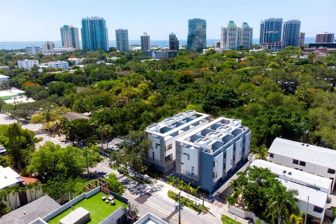 Activo con contrato: $1,339,000 (3 camas, 3 baños, 2332 Pies cuadrados)