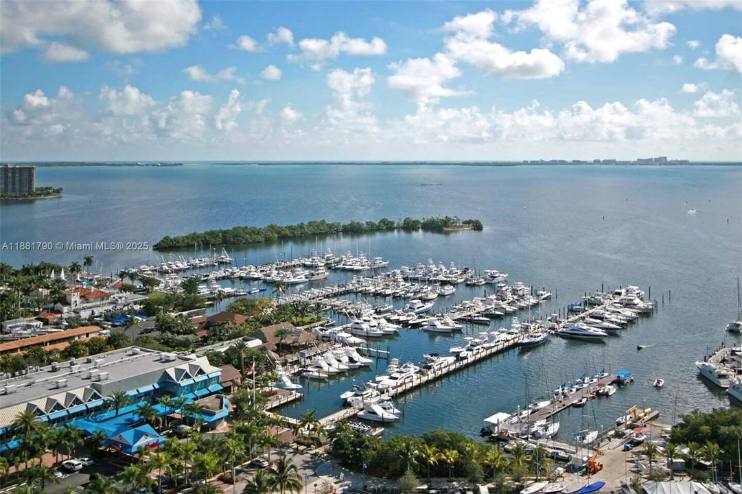 Activo con contrato: $1,339,000 (3 camas, 3 baños, 2332 Pies cuadrados)