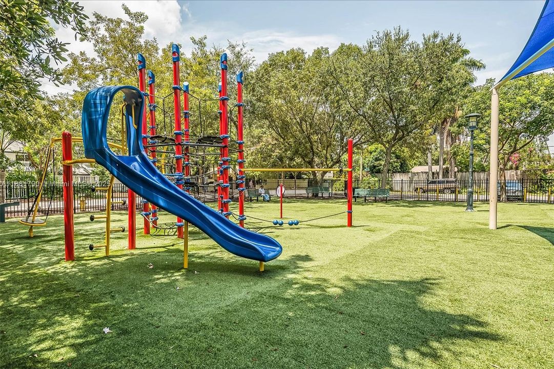 Activo con contrato: $1,339,000 (3 camas, 3 baños, 2332 Pies cuadrados)