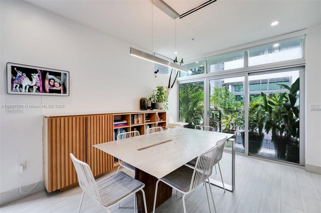 Activo con contrato: $1,339,000 (3 camas, 3 baños, 2332 Pies cuadrados)