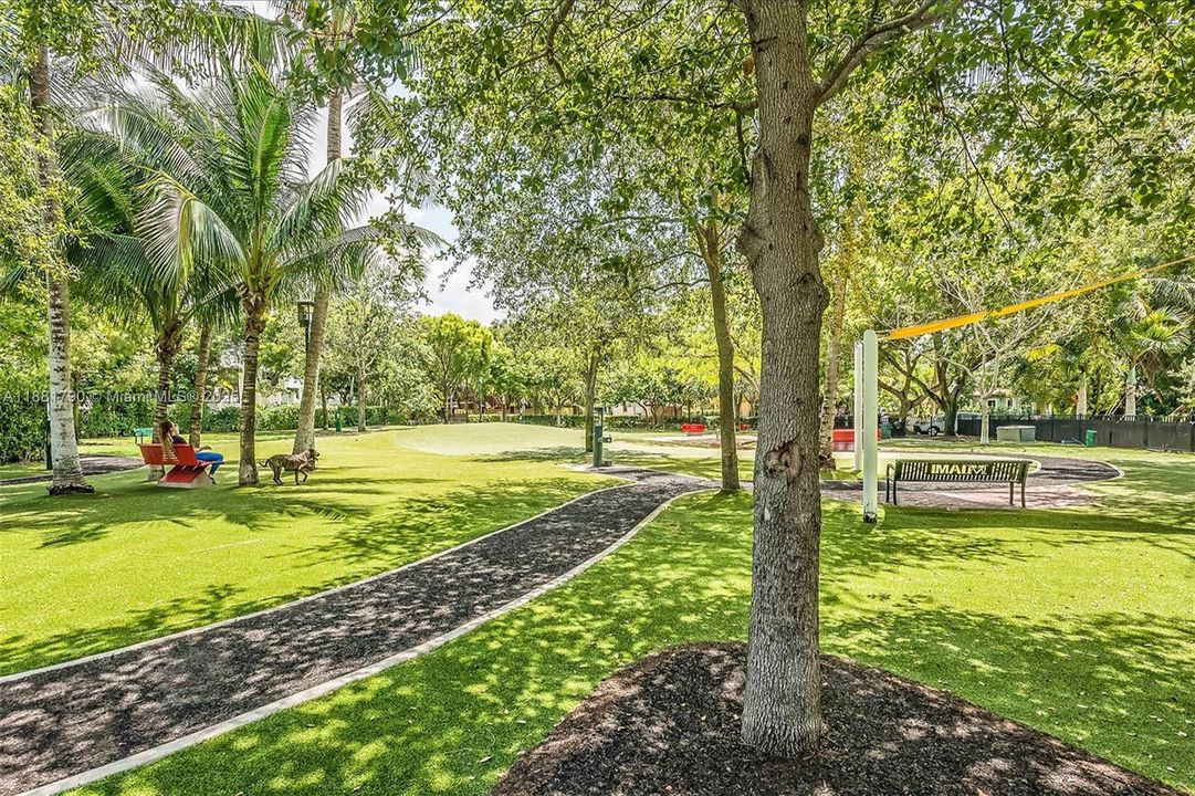 Activo con contrato: $1,339,000 (3 camas, 3 baños, 2332 Pies cuadrados)