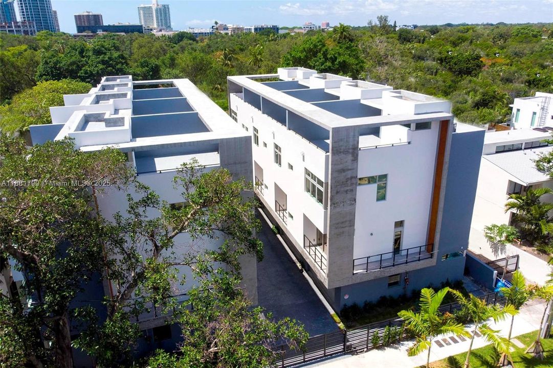 Activo con contrato: $1,339,000 (3 camas, 3 baños, 2332 Pies cuadrados)