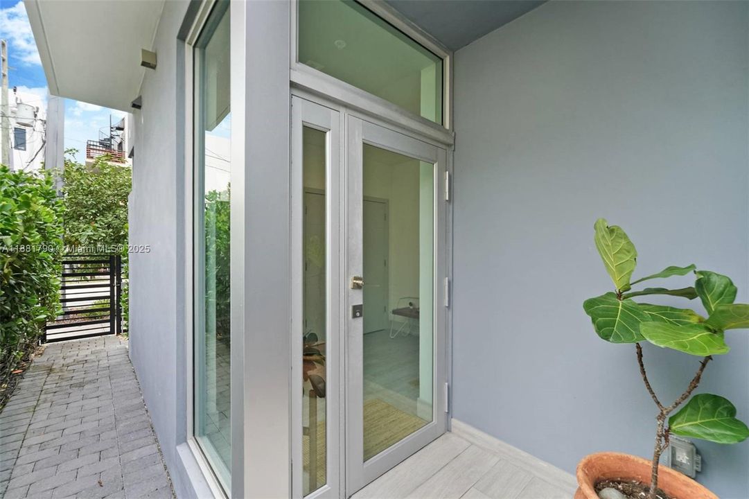 Activo con contrato: $1,339,000 (3 camas, 3 baños, 2332 Pies cuadrados)