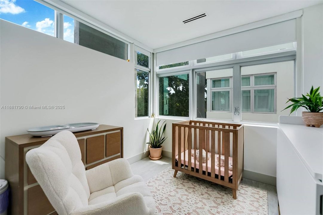 Activo con contrato: $1,339,000 (3 camas, 3 baños, 2332 Pies cuadrados)