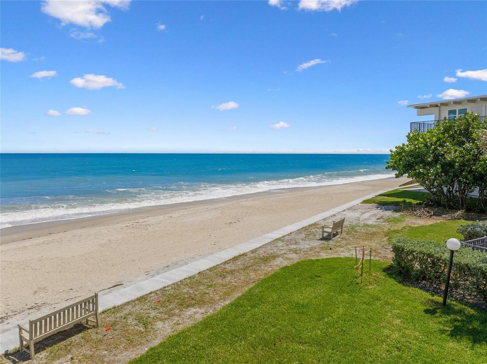 That beach is made for walking !