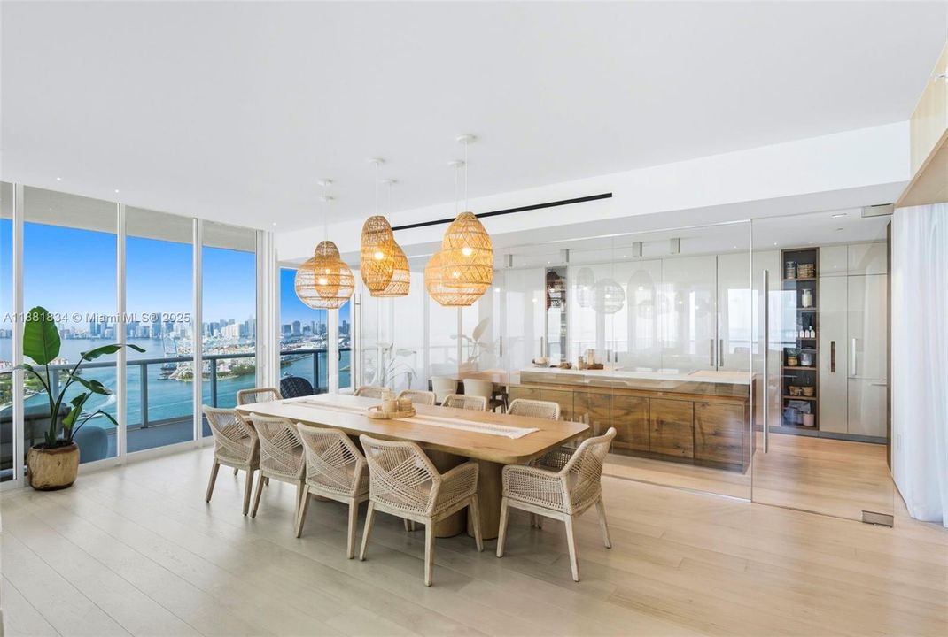 待售: $24,250,000 (4 贝兹, 3 浴室, 5049 平方英尺)