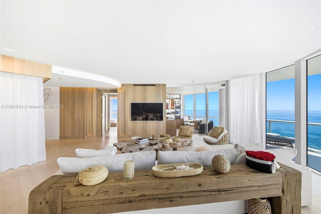 待售: $24,250,000 (4 贝兹, 3 浴室, 5049 平方英尺)