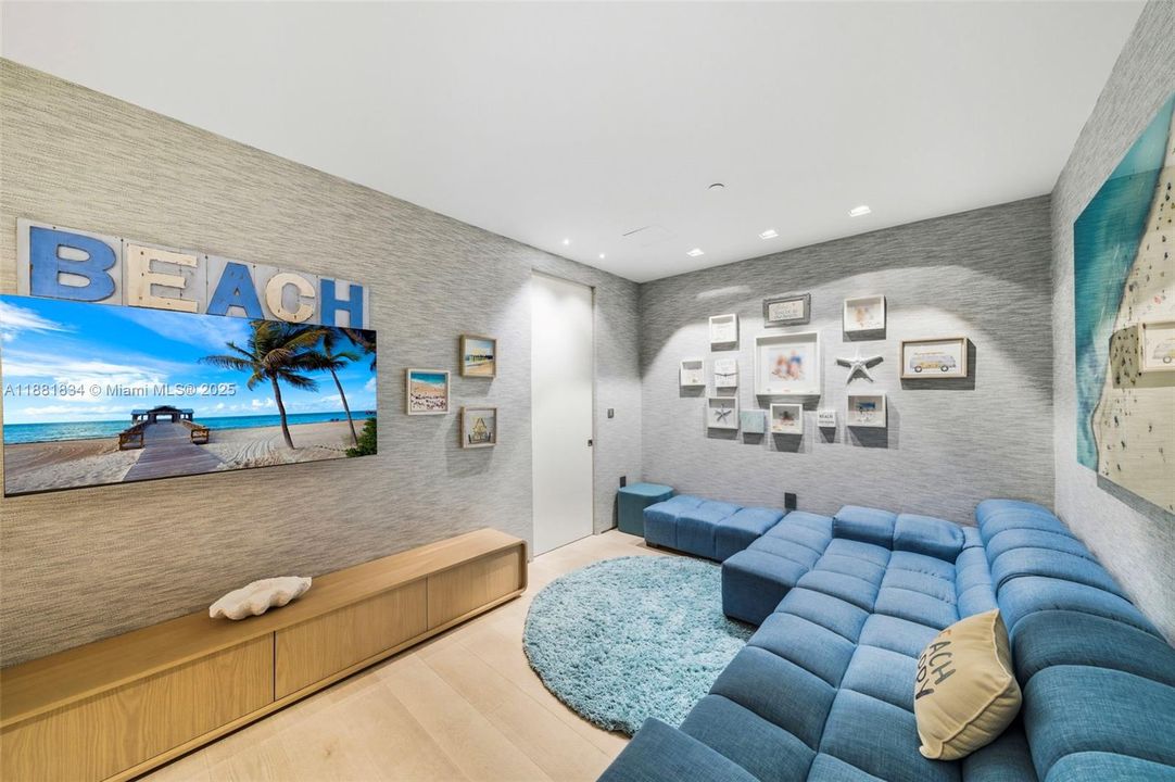 待售: $24,250,000 (4 贝兹, 3 浴室, 5049 平方英尺)