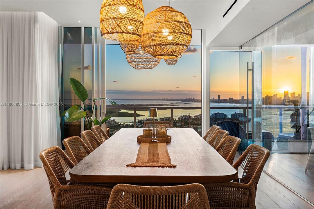 待售: $24,250,000 (4 贝兹, 3 浴室, 5049 平方英尺)