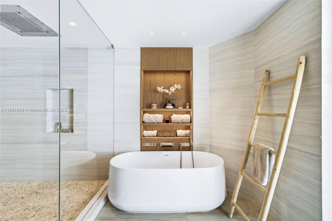 待售: $24,250,000 (4 贝兹, 3 浴室, 5049 平方英尺)