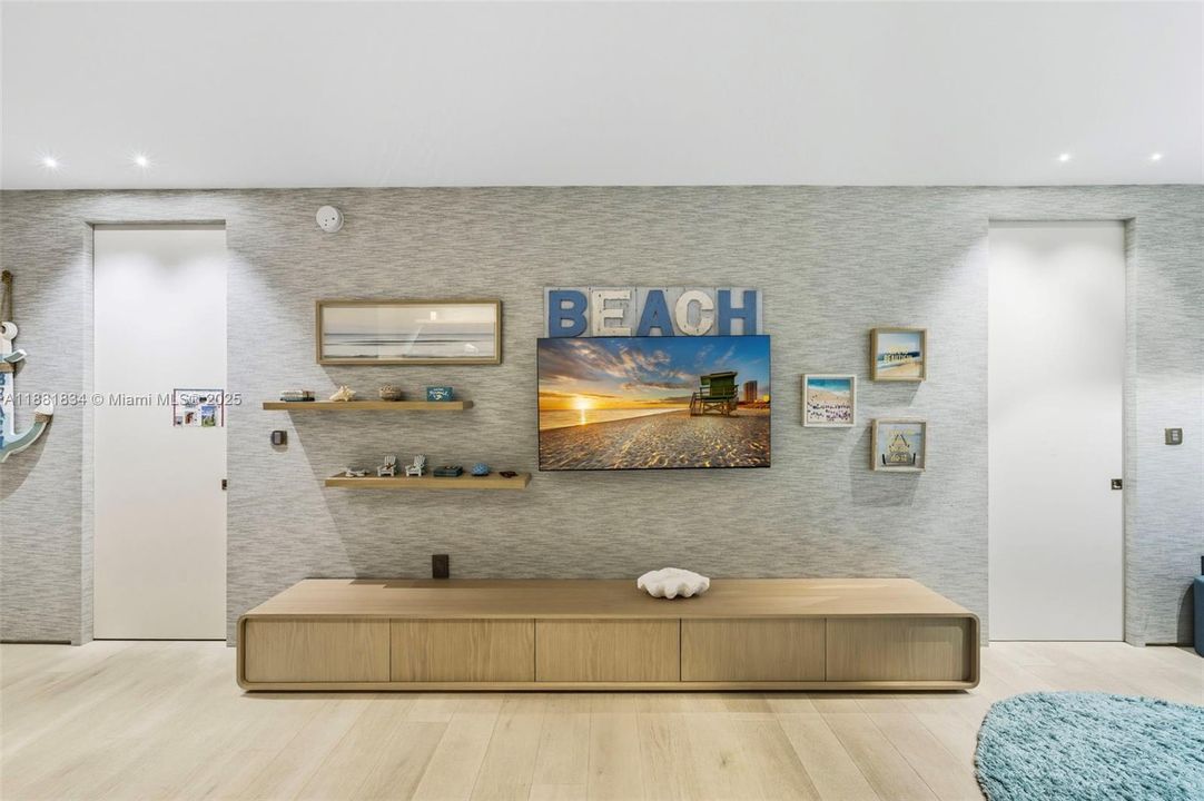 待售: $24,250,000 (4 贝兹, 3 浴室, 5049 平方英尺)