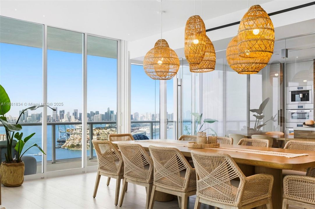 待售: $24,250,000 (4 贝兹, 3 浴室, 5049 平方英尺)