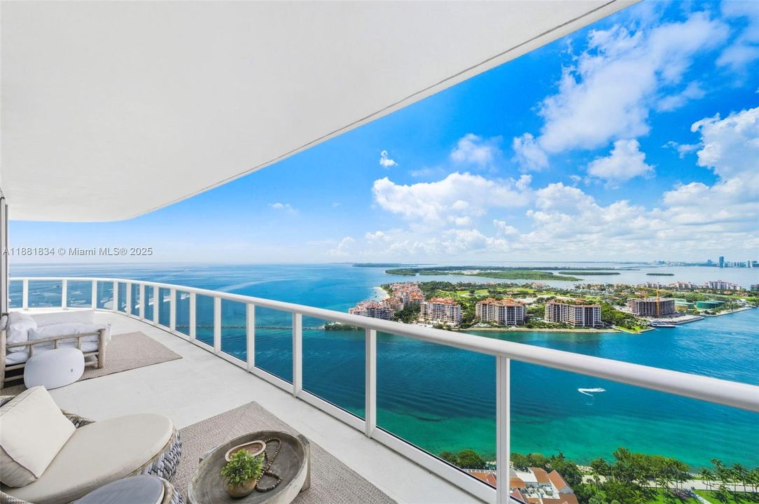 待售: $24,250,000 (4 贝兹, 3 浴室, 5049 平方英尺)