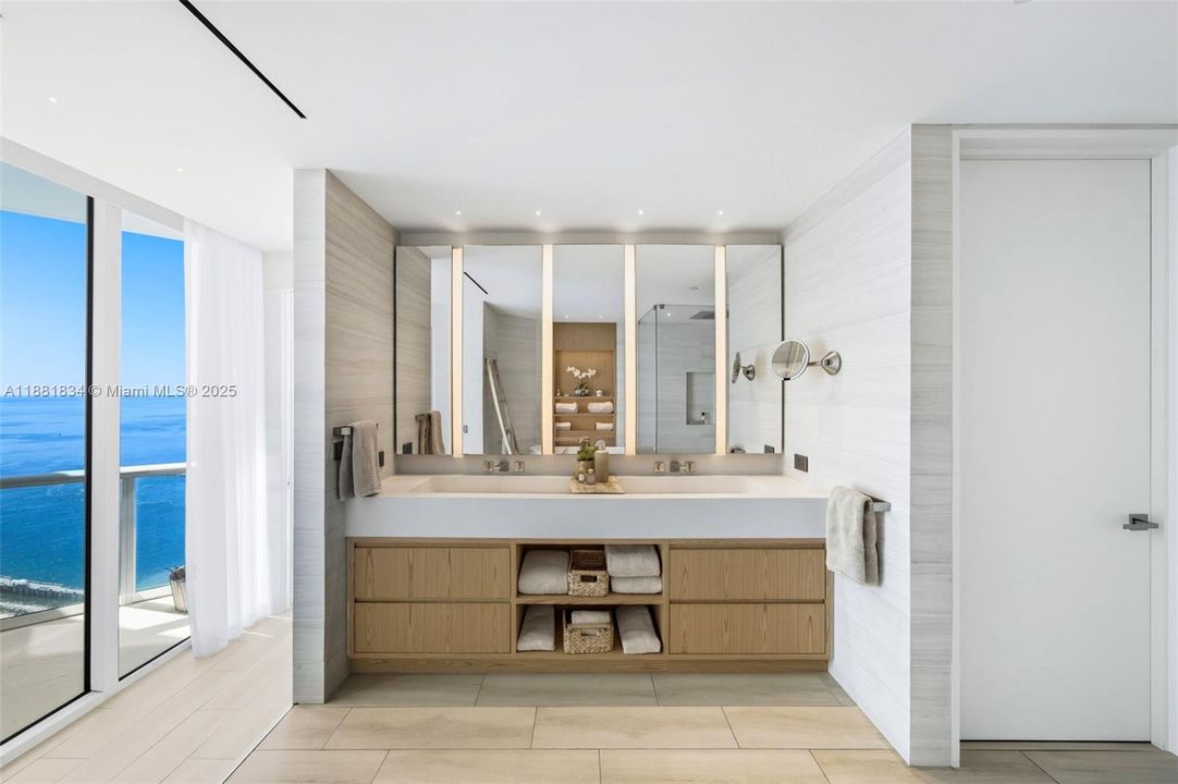 待售: $24,250,000 (4 贝兹, 3 浴室, 5049 平方英尺)