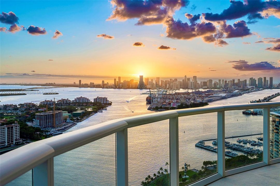 待售: $24,250,000 (4 贝兹, 3 浴室, 5049 平方英尺)