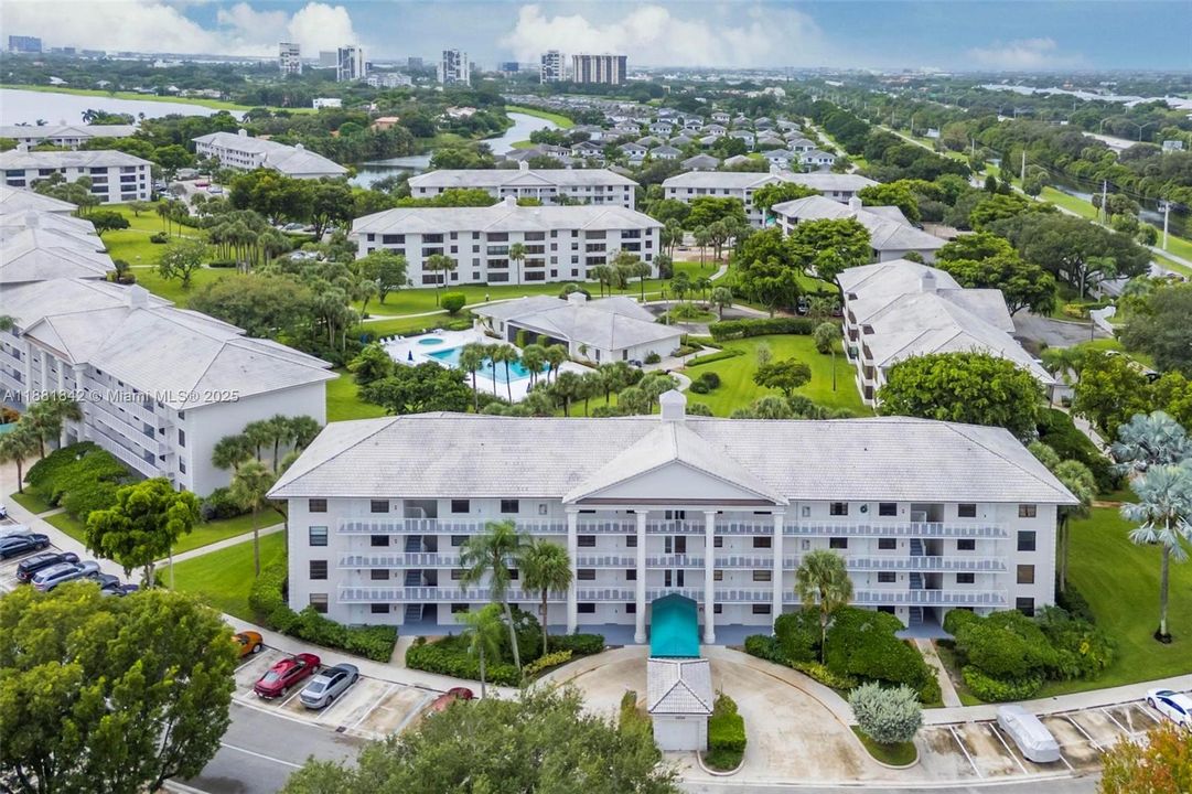 最近售出: $189,999 (2 贝兹, 2 浴室, 1437 平方英尺)