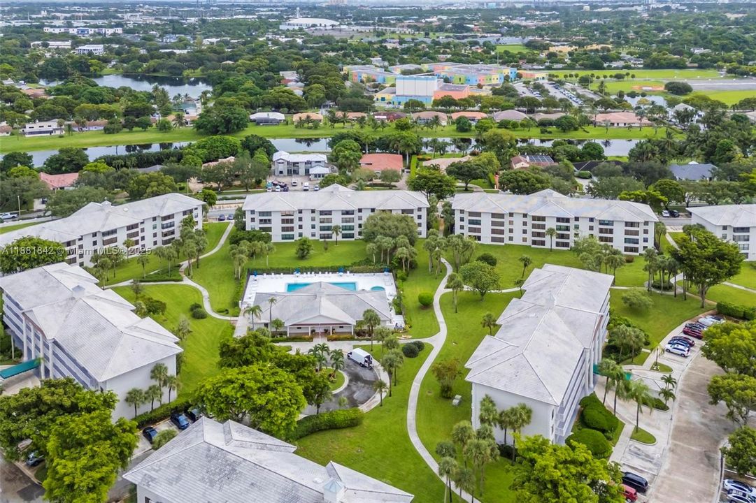 最近售出: $189,999 (2 贝兹, 2 浴室, 1437 平方英尺)