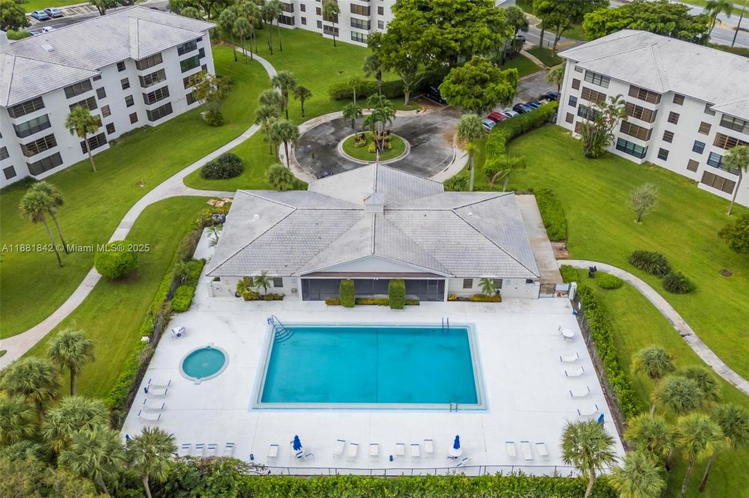 最近售出: $189,999 (2 贝兹, 2 浴室, 1437 平方英尺)