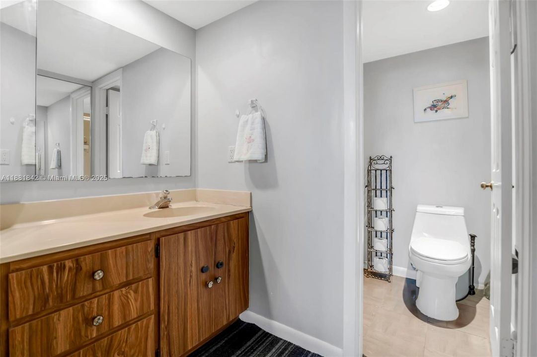 最近售出: $189,999 (2 贝兹, 2 浴室, 1437 平方英尺)