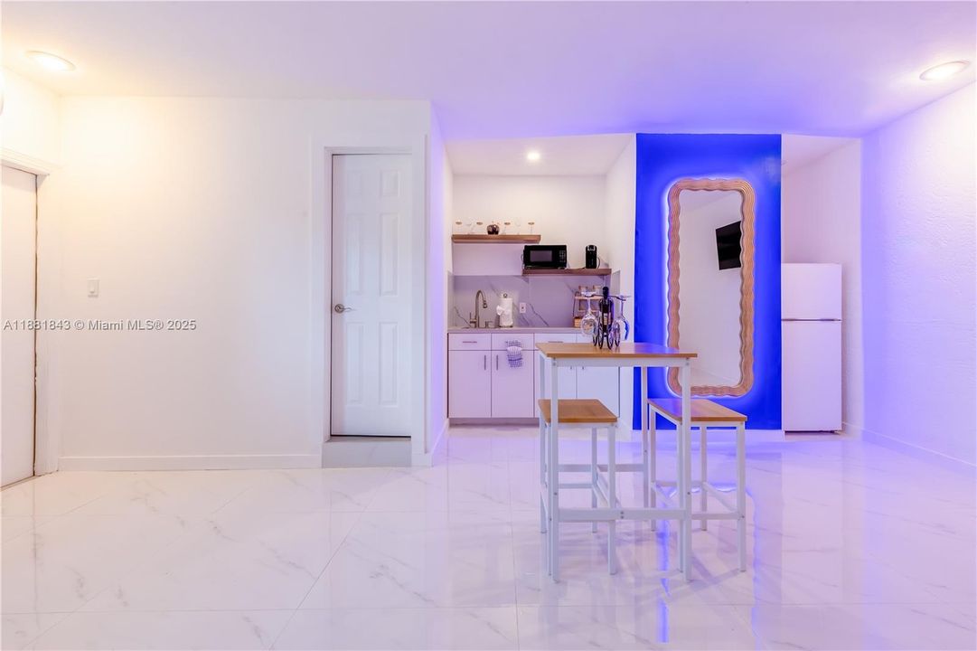 For Sale: $530,000 (3 beds, 2 baths, 1653 Square Feet)