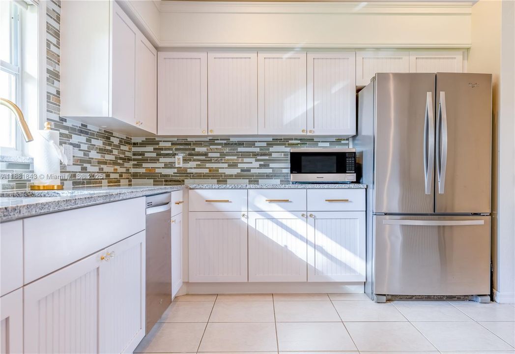 For Sale: $530,000 (3 beds, 2 baths, 1653 Square Feet)