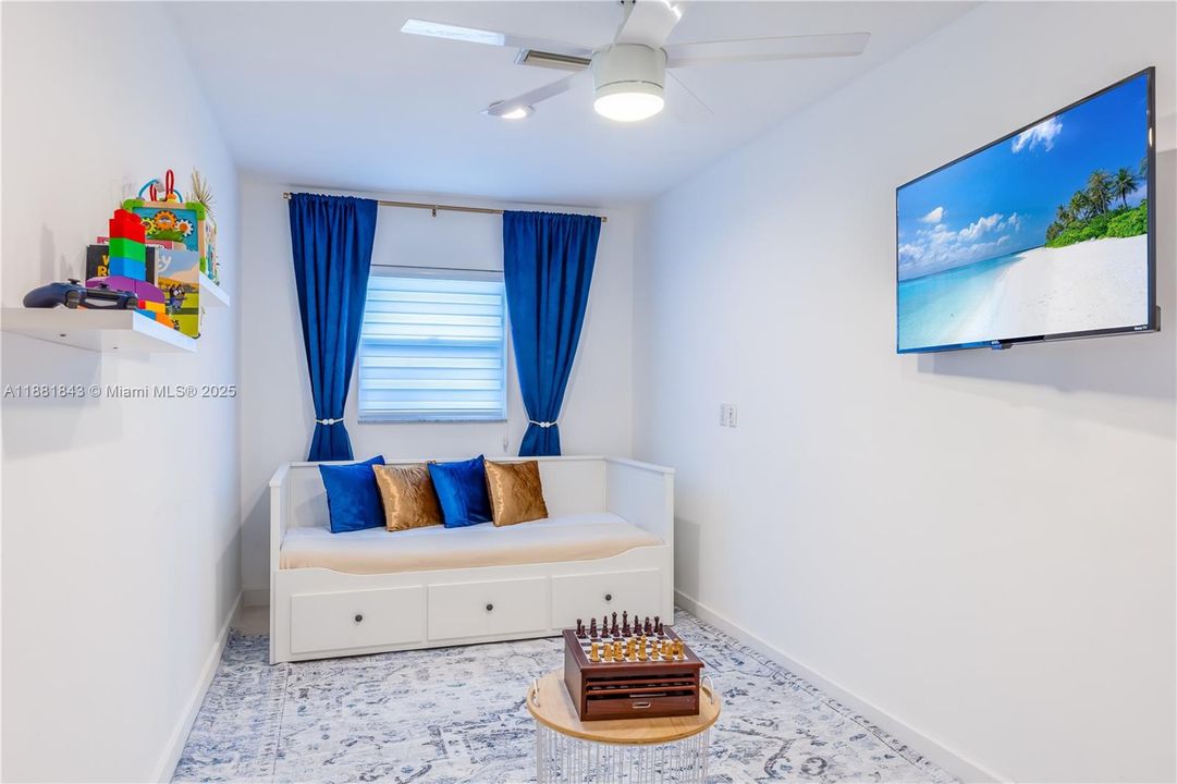 For Sale: $530,000 (3 beds, 2 baths, 1653 Square Feet)