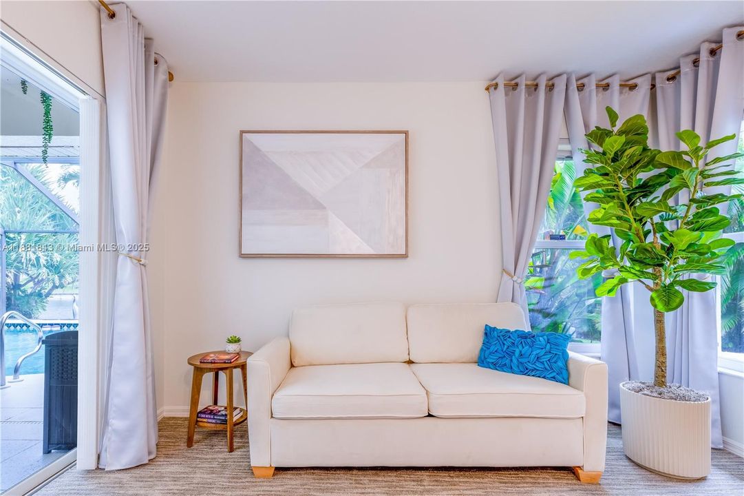 For Sale: $530,000 (3 beds, 2 baths, 1653 Square Feet)